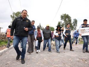 SUPERVISA ROBERTO CABRERA CONSTRUCCIÓN DE CALLE EN AMPLIACIÓN SANTA BÁRBARA LA CUEVA CON UNA INVERSIÓN DE MÁS DE 3 MDP