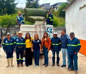 LUPITA RAMÍREZ ENCABEZA JORNADA DE RECOLECCIÓN DE TILICHES Y ENTREGA DE UNIFORMES A BARRENDEROS EN PINAL DE AMOLES.