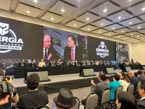LUPITA RAMÍREZ ASISTE A LA PRESENTACIÓN DE AVANCES DE LA ESTRATEGIA “SINERGIA POR QUERÉTARO”.