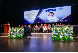 RECONOCE GOBERNADOR A LAS Y A LOS PROFESIONISTAS DEL AÑO 2025