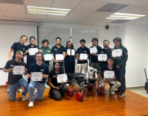 ESTUDIANTES DE LA UNAQ DESARROLLAN ROVER PARA COMPETIR A NIVEL INTERNACIONAL