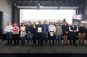 RECONOCE GOBERNADOR LABOR DE BOMBEROS DE SAN JUAN DEL RÍO EN DEFENSA DE QUERÉTARO
