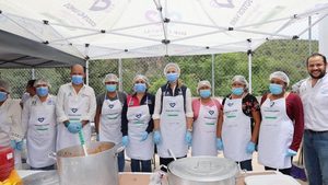 LLEVA CAR HERRERA COMEDORES MÓVILES AL SEMIDESIERTO QUERETANO