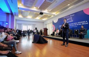 LLAMA FELIFER MACÍAS A JÓVENES A APROVECHAR LAS OPORTUNIDADES DE QUERÉTARO