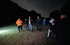 OBSERVA FELIFER MACÍAS EL ECLIPSE LUNAR 2026 EN EL PARQUE JOYA LA BARRERA