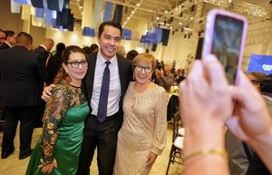 CELEBRA FELIFER MACÍAS A LOS ADULTOS MAYORES EN EL TRADICIONAL BAILE DEL RECUERDO