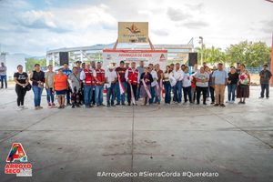DA INICIO EN EL RIACHUELO LA ELECTRIFICACIÓN DE LA CANCHA TECHADA CON FERNANDO SÁNCHEZ GIL