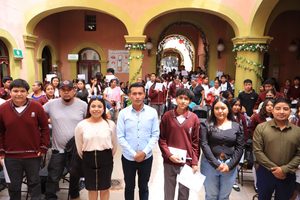 ENTREGA DE TABLETAS A ESTUDIANTES DE EDUCACIÓN MEDIA SUPERIOR