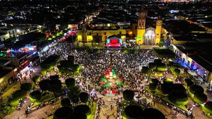 ROBERTO CABRERA ENCABEZA CEREMONIA DEL GRITO DE INDEPENDENCIA EN SAN JUAN DEL RÍO