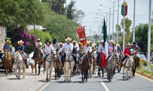 800 JINETES ACOMPAÑAN A MARIO CALZADA EN SU 2do INFORME
