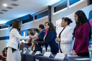 ENTREGA UAQ MEDALLA AL MÉRITO ACADÉMICO