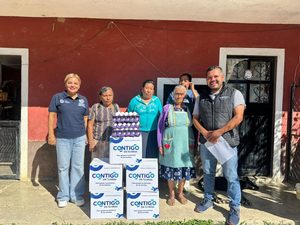 CON EL OBJETIVO DE RESPALDAR LA ECONOMÍA DE LOS SECTORES PRIORITARIOS, LA PRESIDENTA MUNICIPAL DE PINAL DE AMOLES ACOMPAÑÓ AL EQUIPO DE LA SEDESOQ EN LA ENTREGA DEL PROGRAMA «CONTIGO EN TU MESA».