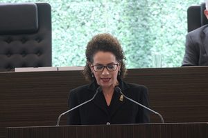 ADRIANA MEZA LLAMA A REVISAR CON RESPONSABILIDAD EL 5º INFORME DE GOBIERNO DE MAURICIO KURI