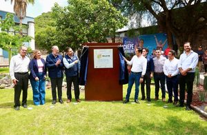 ATESTIGUA MARCO DEL PRETE DEVELACIÓN DE PLACA BIODIVERSIDAD DE CORREGIDORA