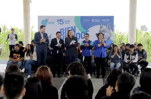 ENCABEZA MARTHA SOTO XV ANIVERSARIO DE LA UTC