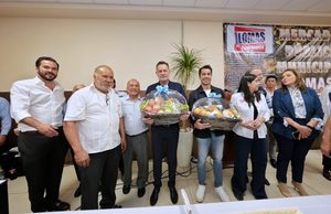 RECONOCE FELIFER MACÍAS LABOR DE TIANGUISTAS Y LOCATARIOS DEL MERCADO DE LOMAS DE CASA BLANCA