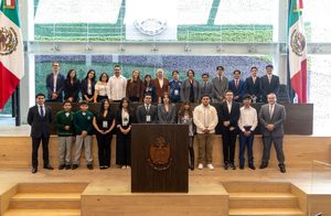 PREMIAN SEJUVE Y CONGRESO A GANADORES DE LA LEGISLATURA DE LA JUVENTUD