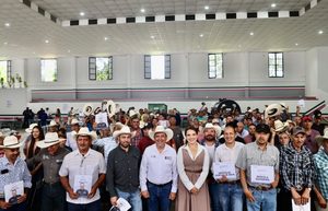 REALIZA SEDEA ENTREGA DE SEMILLA E IMPLEMENTÓ AGRÍCOLAS EN LA SIERRA