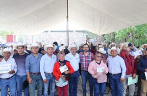 APOYA SEDEA CON SEMILLA E IMPLEMENTOS AGRÍCOLAS A PRODUCTORES DE COLÓN