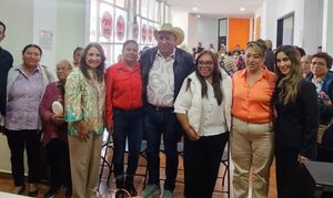 ÓSCAR PÉREZ MARTÍNEZ INAUGURA SALA DE RAYOS X EN EL DIF AMEALCO