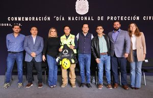 CHEPE GUERRERO  ENTREGA EQUIPO  OPERATIVO E INCENTIVOS ECONÓMICOS A PERSONAL DE PROTECCIÓN CIVIL