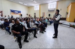 MANTIENE FELIFER MACÍAS CERCANÍA y DIÁLOGO DIRECTO CON LA CIUDADANÍA