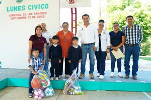 LUNES CÍVICO ACERCA APOYOS A INSTITUCIONES EDUCATIVAS DE CARRIZAL DE LOS SÁNCHEZ Y COMUNIDADES VECINAS
