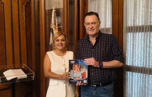 LA PRESIDENTA MUNICIPAL DE PINAL DE AMOLES, LUPITA RAMÍREZ, HIZO ENTREGA OFICIAL DE SU 5.° INFORME DE RESULTADOS AL GOBERNADOR DEL ESTADO, MAURICIO KURI,