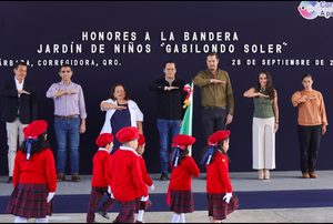CHEPE GUERRERO ENCABEZA HONORES A LA BANDERA EN JARDÍN DE NIÑOS “GABILONDO SOLER”