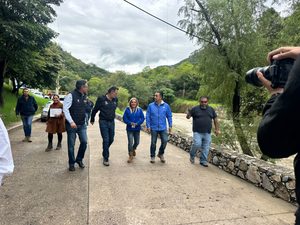 GOBERNADOR MAURICIO KURI Y LUPITA RAMÍREZ SUPERVISAN EL CAUCE DEL RÍO EN AHUACATLÁN DE GUADALUPE.
