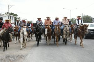 GASPAR TRUEBA ENCABEZA LA CABALGATA DE LA FERIA COLÓN 2026; REUNIÓ A MÁS DE 580 JINETES