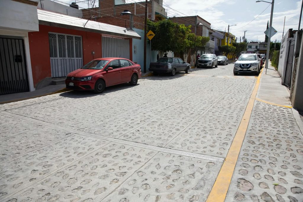 ENTREGA ROBERTO CABRERA REHABILITACIÓN DE LA CALLE RAFAEL A YALA CON UNA INVERSIÓN DE 2.3 MDP 2 IMG 20261020 WA0028