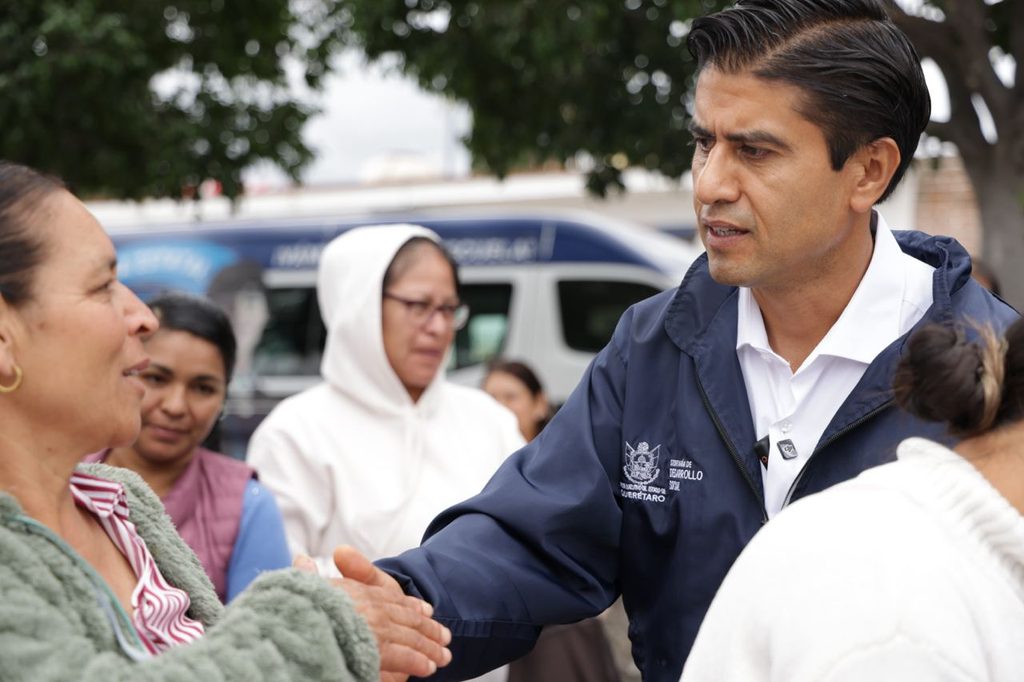 SEDESOQ ESCUCHA A PADRES DE FAMILIA PARA FORTALECER EL PROGRAMA DE TRANSPORTE ESCOLAR 3 IMG 20261022 WA0027