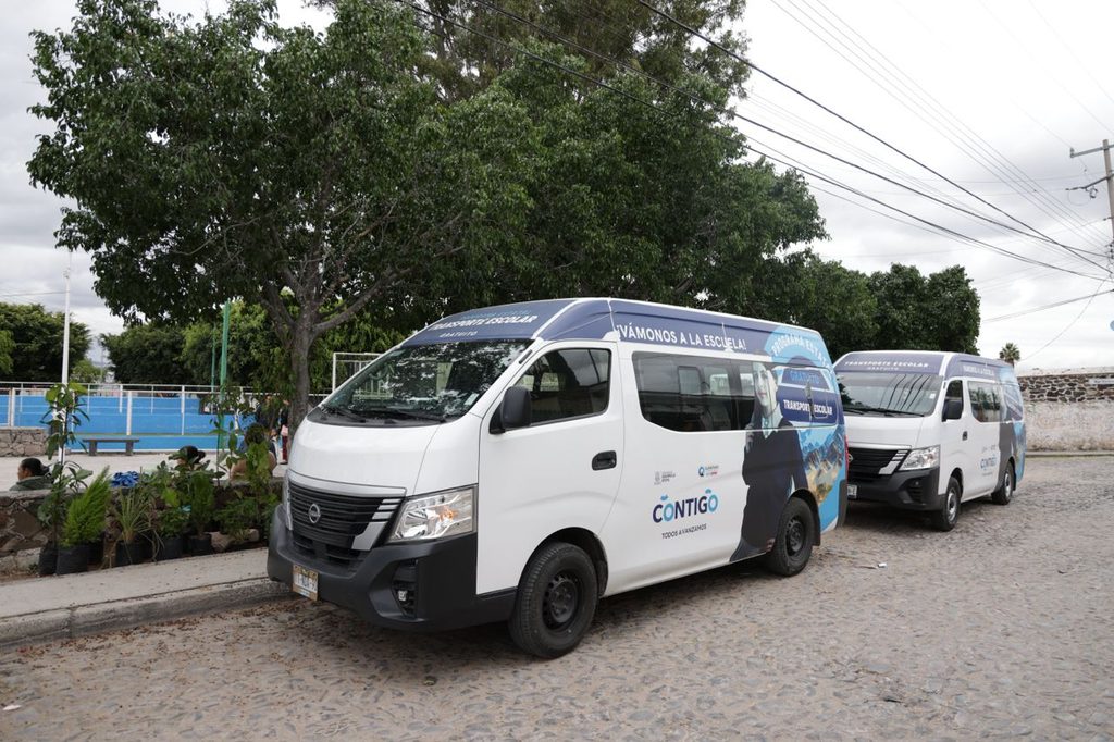 SEDESOQ ESCUCHA A PADRES DE FAMILIA PARA FORTALECER EL PROGRAMA DE TRANSPORTE ESCOLAR 1 IMG 20261022 WA0028