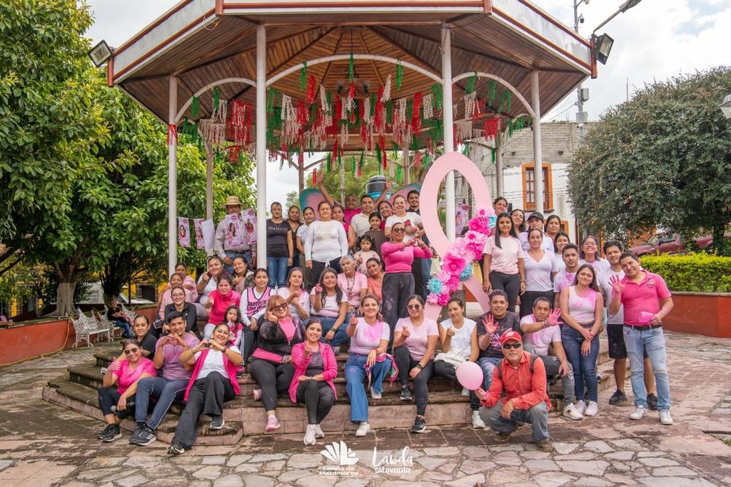 YUNI BENÍTEZ ENCABEZA LA CARRERA ROSA EN LANDA DE MATAMOROS PARA PROMOVER LA PREVENCIÓN DEL CÁNCER DE MAMA 1 IMG 20261024 WA0011