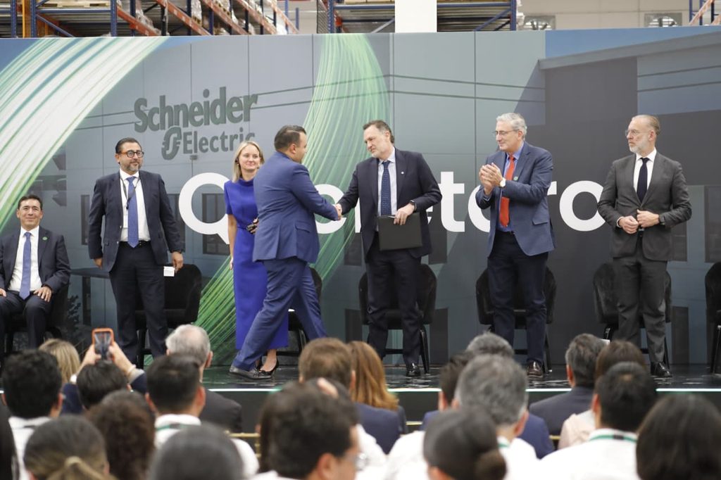 EN COLÓN ARRANCA OPERACIONES SCHNEIDER ELECTRIC: LA INVERSIÓN MÁS IMPORTANTE DEL AÑO 2 IMG 20261030 WA0019