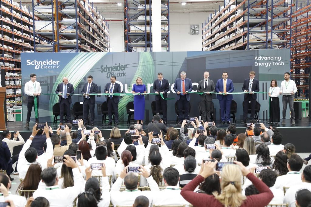 EN COLÓN ARRANCA OPERACIONES SCHNEIDER ELECTRIC: LA INVERSIÓN MÁS IMPORTANTE DEL AÑO 1 IMG 20261030 WA0022