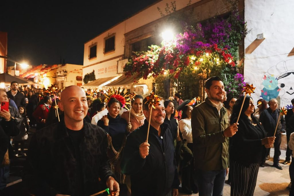 INAUGURAN ALTAR MONUMENTAL DE DÍA DE MUERTOS EN TEQUISQUIAPAN CON EL FESTIVAL “TEJEDORES DE LUZ” 3 IMG 20261030 WA0060