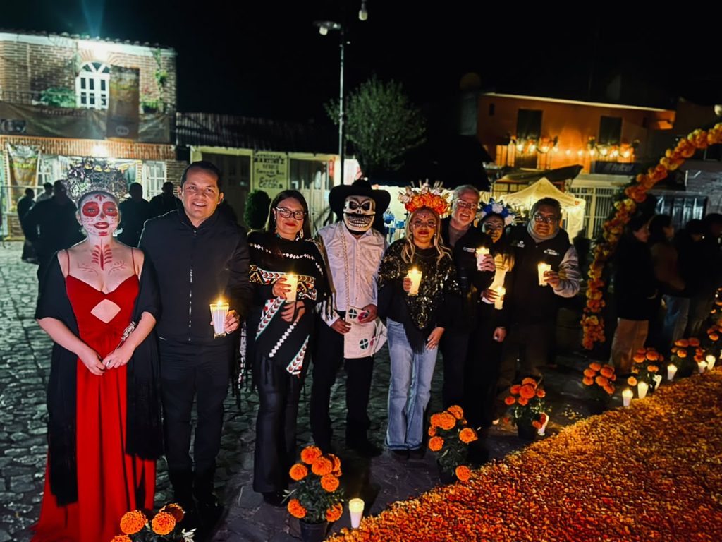 PINAL DE AMOLES CELEBRA EL ENCENDIDO DE LA NOVENA EDICIÓN DEL CAMINO DE LUZ. 🕯️ 3 IMG 20261031 WA0041