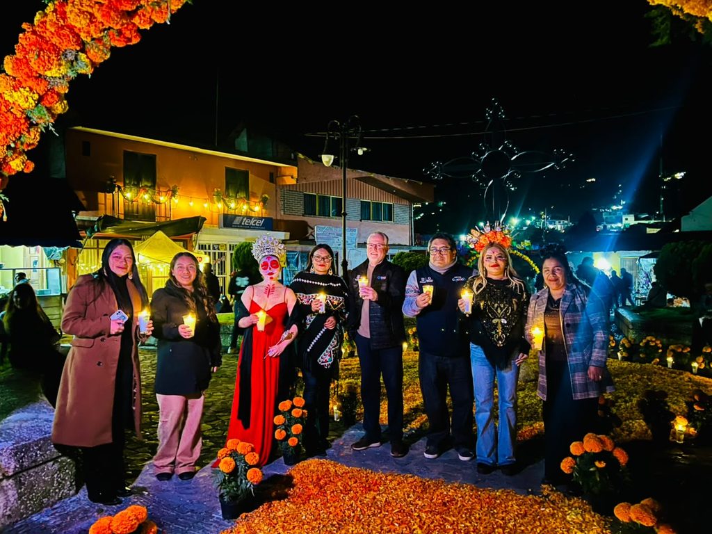 PINAL DE AMOLES CELEBRA EL ENCENDIDO DE LA NOVENA EDICIÓN DEL CAMINO DE LUZ. 🕯️ 1 IMG 20261031 WA0047