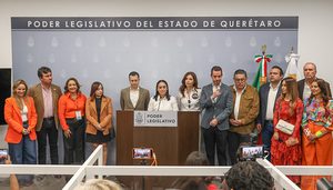 PRESENTAN DIPUTADOS DE MOVIMIENTO CIUDADANO, ENCABEZADOS POR SU COORDINADORA, TERESITA CALZADA,