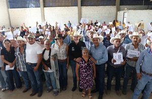 APOYA SEDEA CON SUPLEMENTO ALIMENTICIO A PRODUCTORES EPÍCOLAS DE LA SIERRA