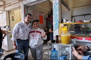 VISITA FELIFER MACÍAS EL MERCADO 4 DE MARZO PARA RESPALDAR LA ECONOMÍA LOCAL