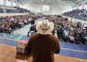 ÓSCAR PÉREZ MARTÍNEZ FORTALECE EL CAMPO DE AMEALCO