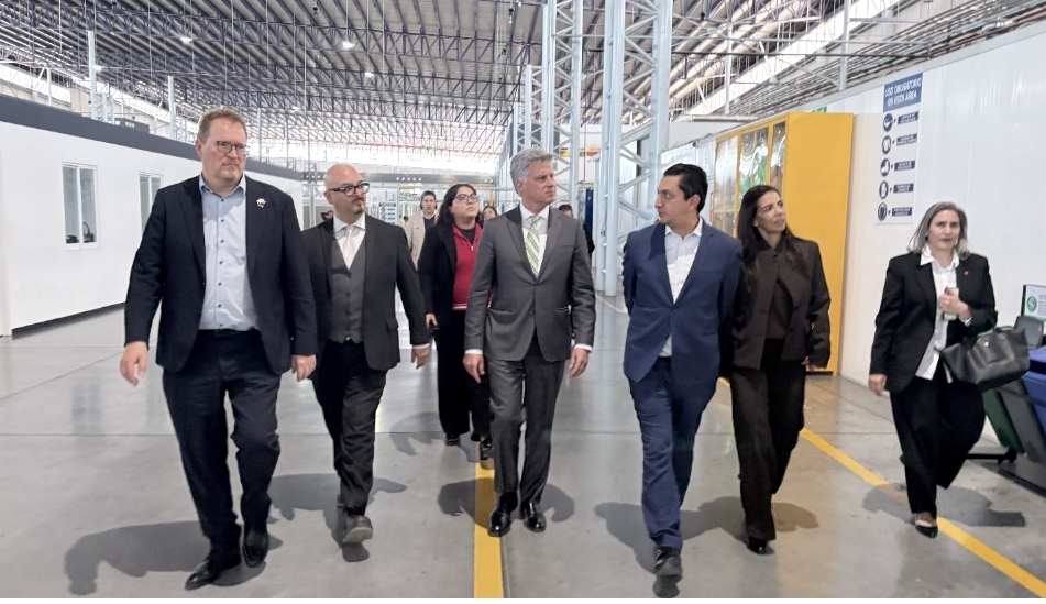 FORTALECEN UNAQ Y EMBAJADOR DE CANADÁ COOPERACIÓN ACADÉMICA E INDUSTRIAL 3 Screenshot 20261021 140849
