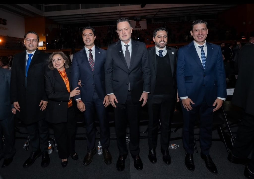 RODRIGO MONSALVO ASISTE A LOS 20 AÑOS DE LIDERAZGO DE LA UNIVERSIDAD ANÁHUAC QUERÉTARO 3 Screenshot 20261023 122341
