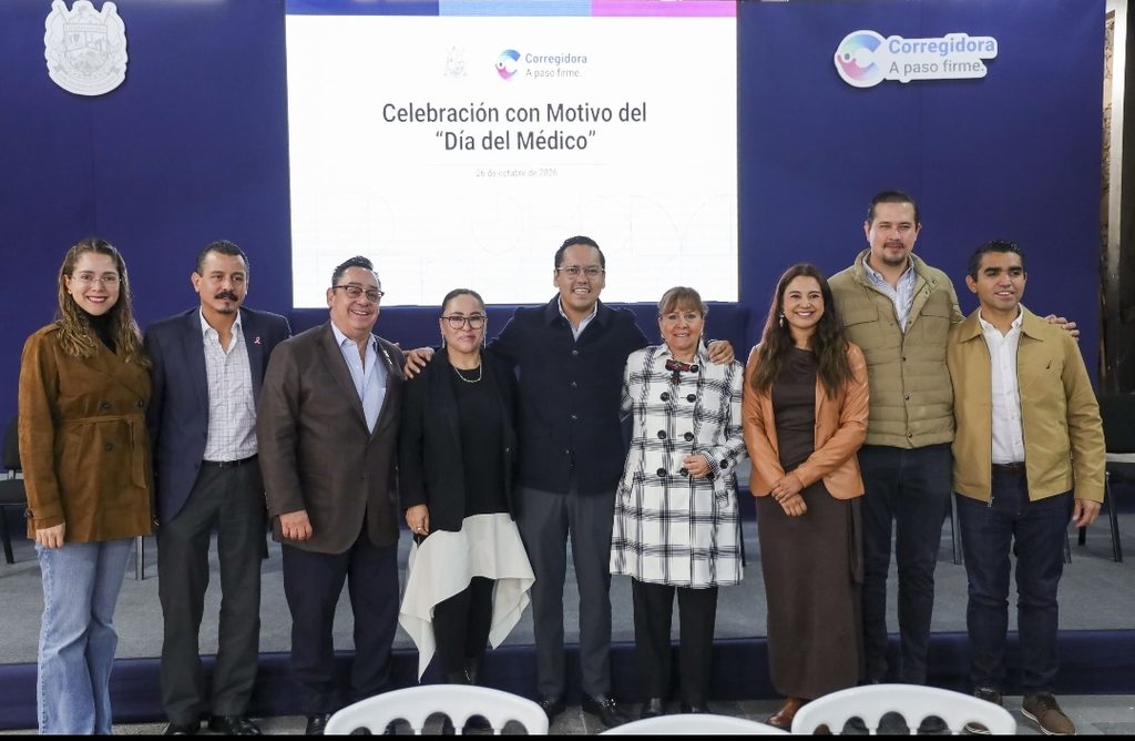 CHEPE GUERRERO RECONOCE EL TRABAJO DE LAS Y LOS MÉDICOS DE CORREGIDORA 1 Screenshot 20261026 122623