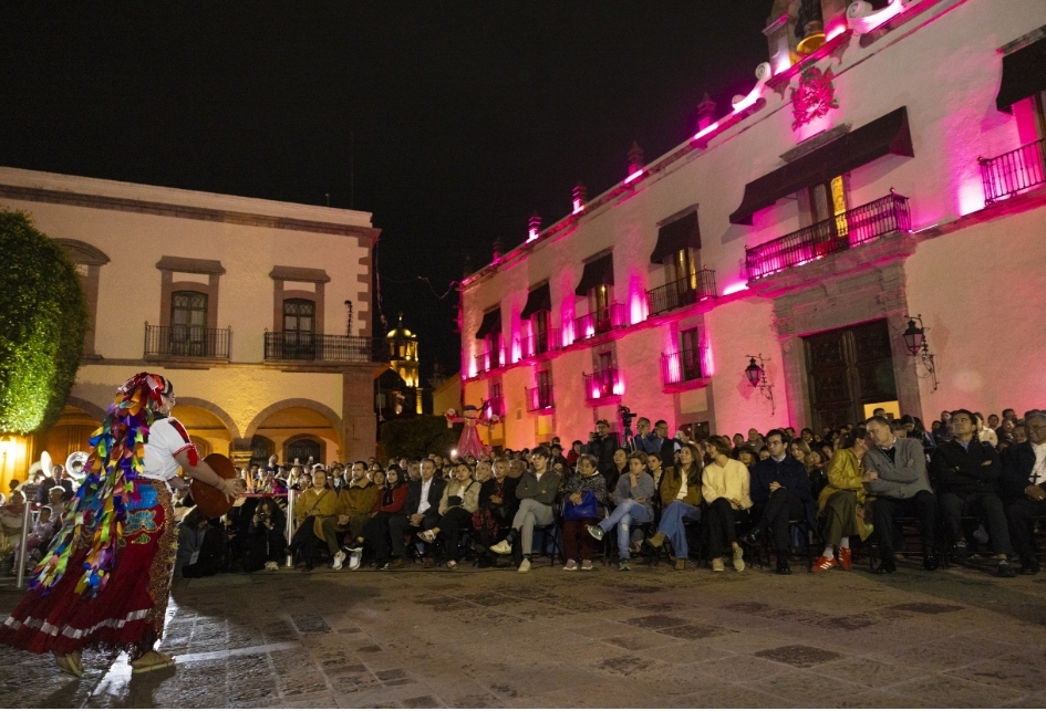 INAUGURAN AUTORIDADES ALTAR MONUMENTAL GUARDIANES DEL PATRIMONIO EN PLAZA DE ARMAS 2 Screenshot 20261027 133037