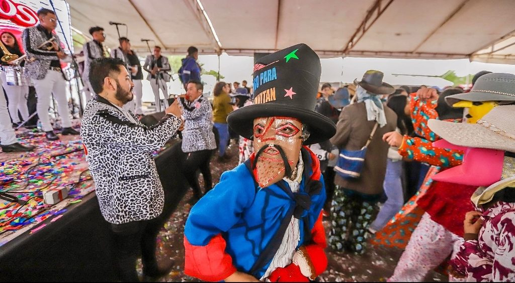 LA VALLA VIBRA CON EL TERCER “FESTIVAL DE LA MÁSCARA DE PALO, DANZAS Y XHITASES, ÚNICOS Y DIFERENTES” 2 Screenshot 20261028 121305