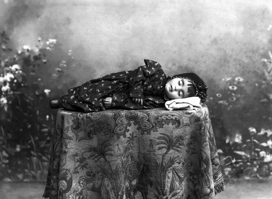 EL MUNAL PRESENTA EN EL MUSEO DE ARTE LA EXPOSICIÓN ANGELITOS. La VIDA Y LA MUERTE NIÑA EN MÉXICO 2 Screenshot 20261028 154144